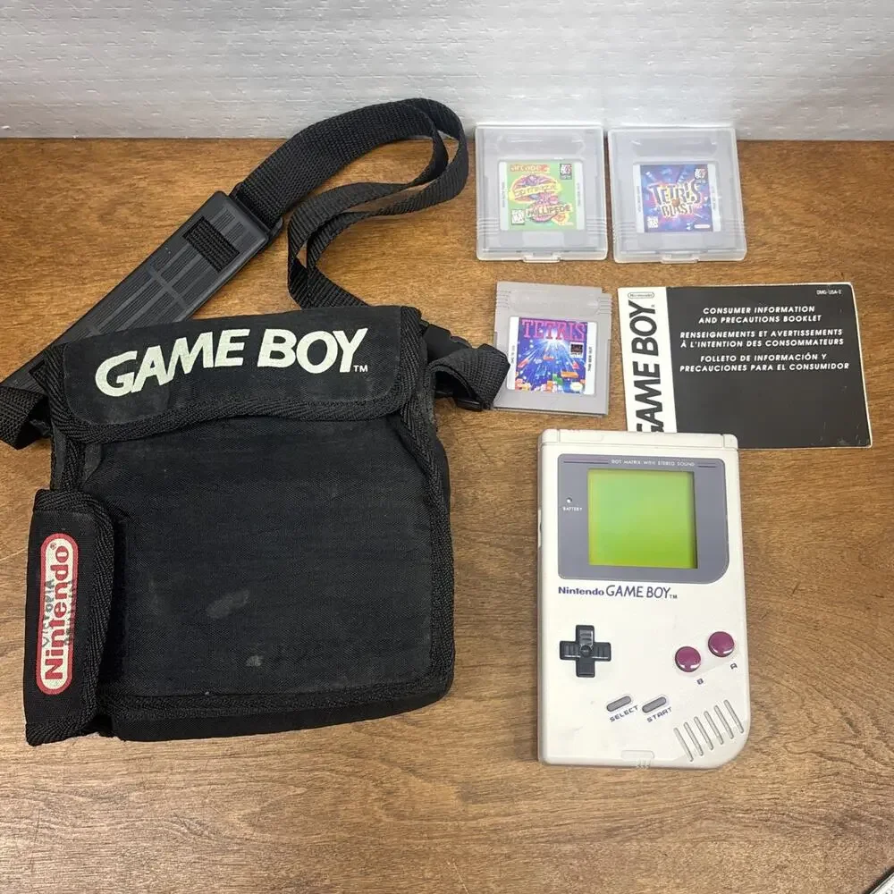 Original Nintendo Gameboy Console System Fully Working & Tetris And More. Clean!